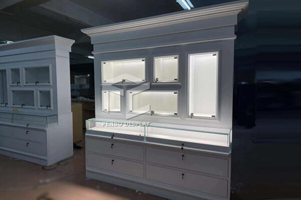 Display cabinet for jewelry