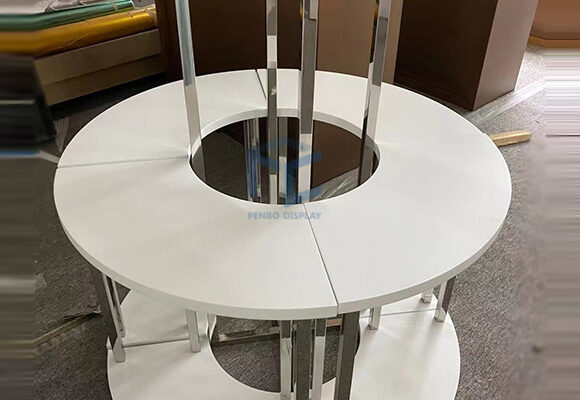Round display tables for retail stores