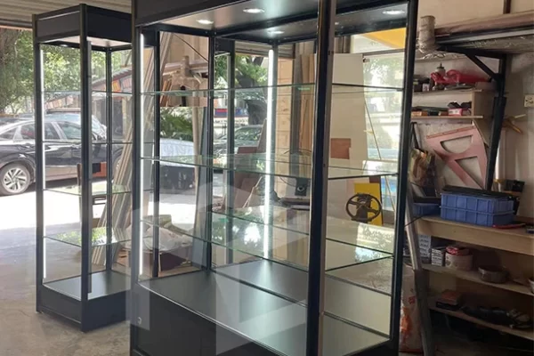 Customized Glass Display Cases With Shelves