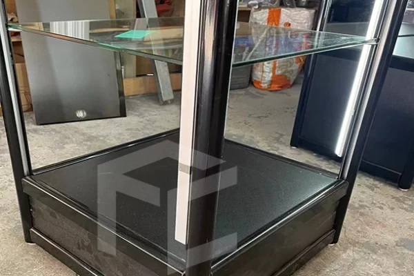 Customized Glass Display Cases With Shelves