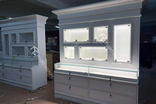 Display cabinet for jewelry