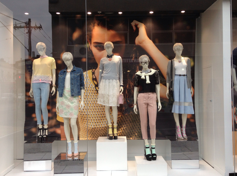 How to Display Your Fashion Products with Mannequins, Clothing Displays ...