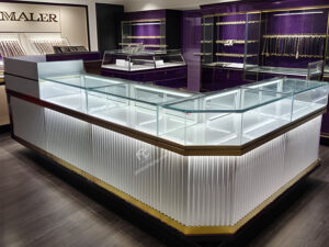 Read more about the article Bespoke Jewellery Showcase: Working with Leading Shop Interior Design Companies