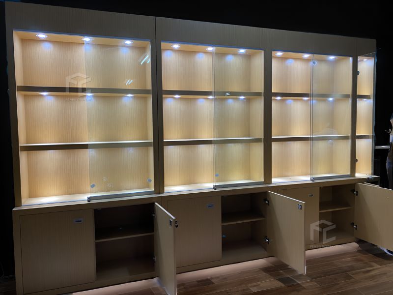 Freestanding Display Cases for Jewelry