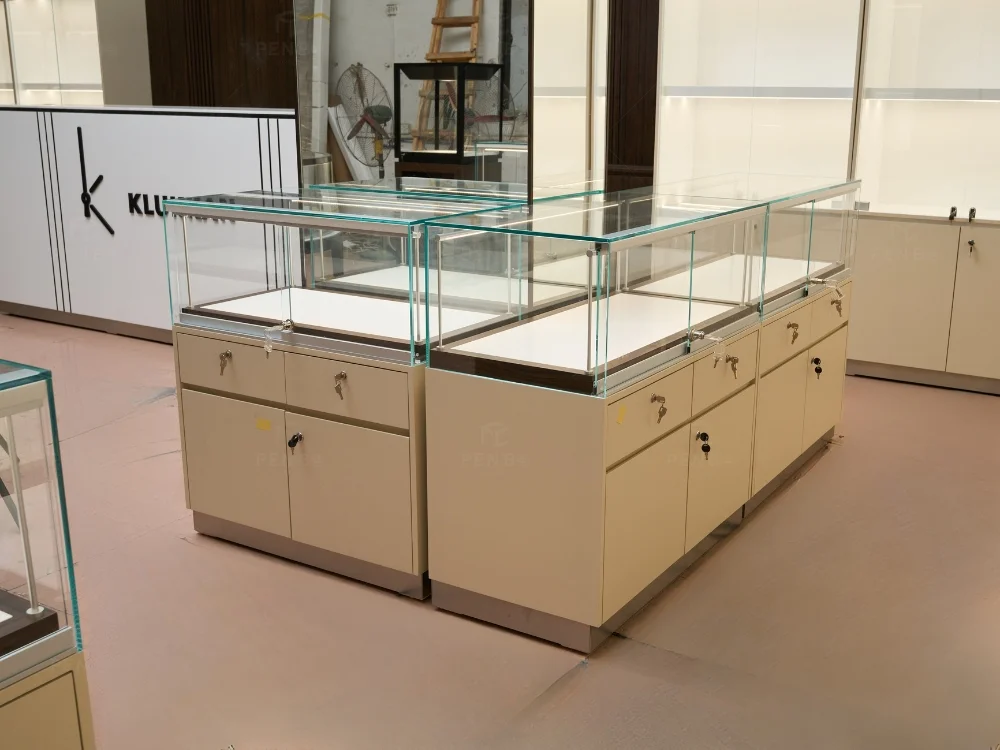 Custom watch and jewelry store showcases