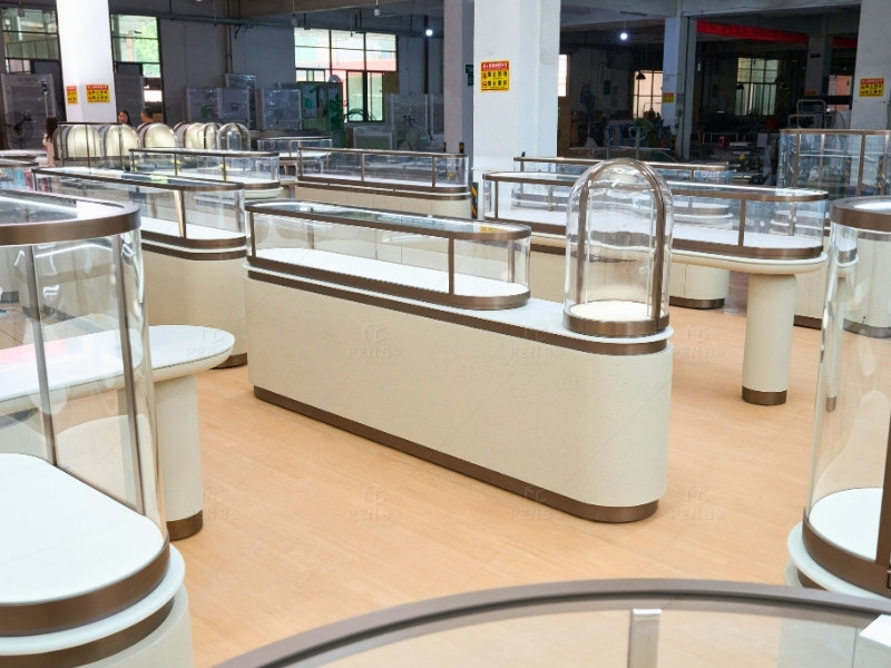 luxury jewelry retail display with custom jewelry showcases