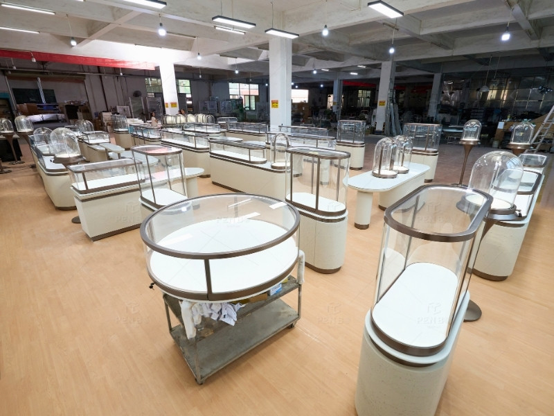 luxury jewelry retail display with custom jewelry showcases