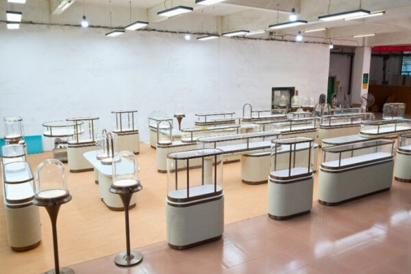 Luxury Jewelry Retail Displays | Custom Jewelry Showcases